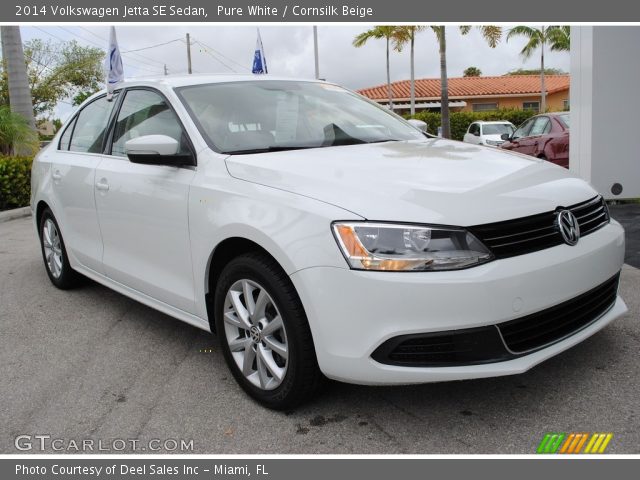 2014 Volkswagen Jetta SE Sedan in Pure White