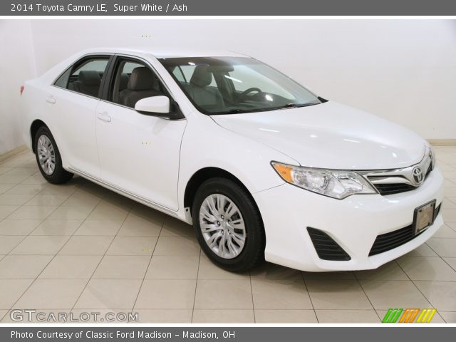 2014 Toyota Camry LE in Super White