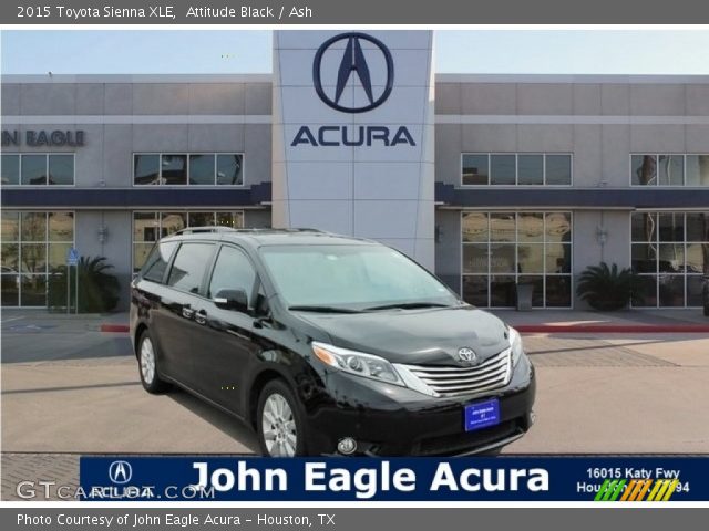 2015 Toyota Sienna XLE in Attitude Black