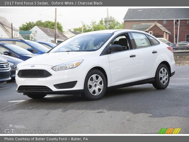 2017 Ford Focus S Sedan in Oxford White