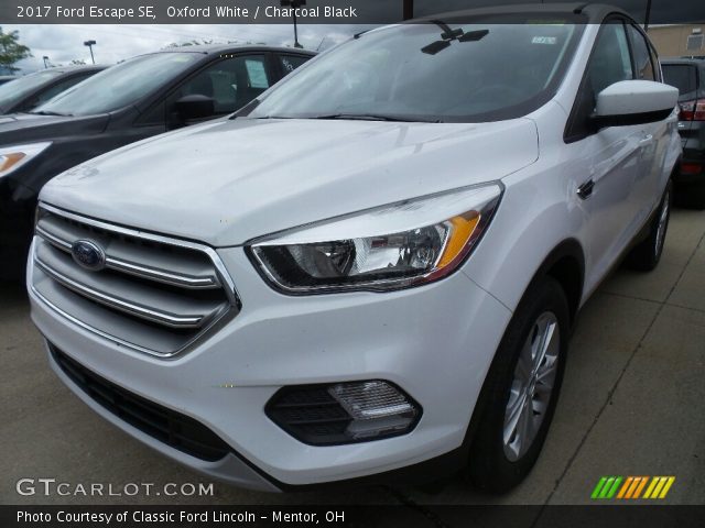 2017 Ford Escape SE in Oxford White