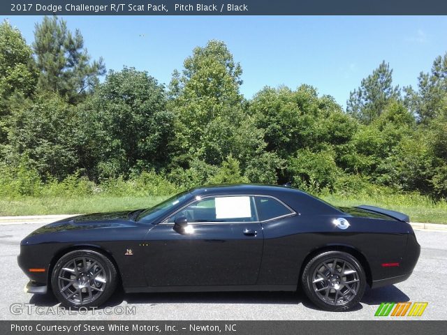 2017 Dodge Challenger R/T Scat Pack in Pitch Black