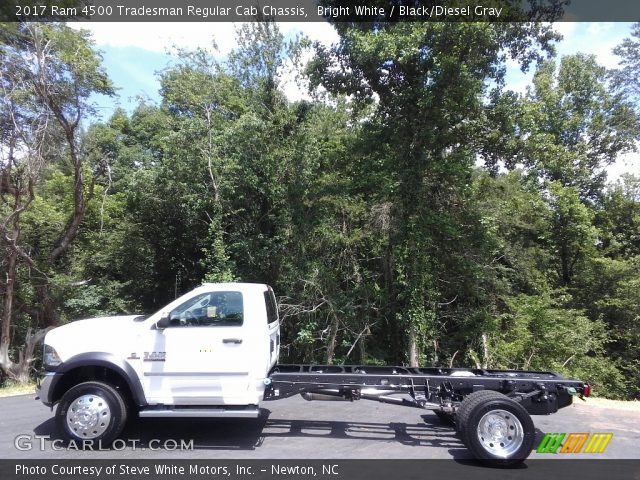 2017 Ram 4500 Tradesman Regular Cab Chassis in Bright White