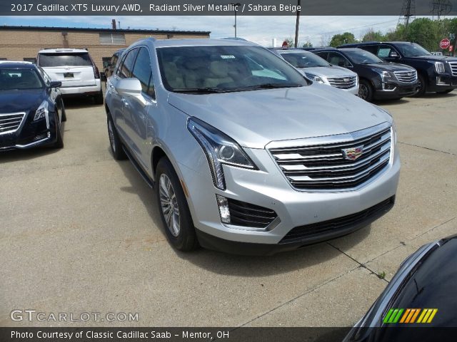 2017 Cadillac XT5 Luxury AWD in Radiant Silver Metallic