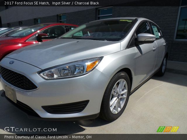 2017 Ford Focus SE Hatch in Ingot Silver