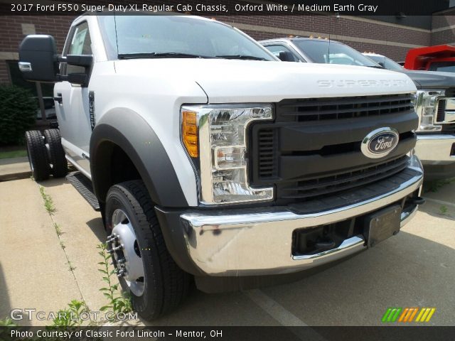 2017 Ford F550 Super Duty XL Regular Cab Chassis in Oxford White