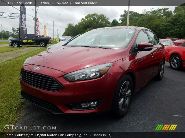 2017 Ford Focus SE Sedan in Ruby Red