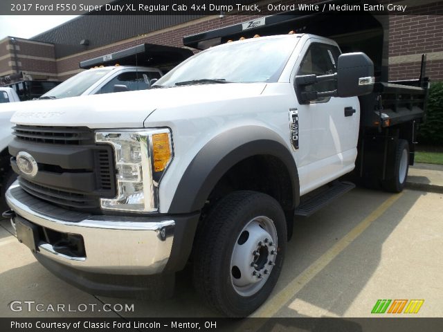 2017 Ford F550 Super Duty XL Regular Cab 4x4 Dump Truck in Oxford White