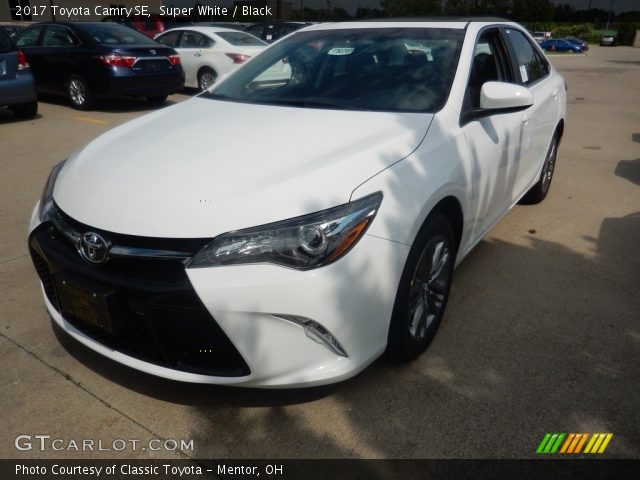 2017 Toyota Camry SE in Super White