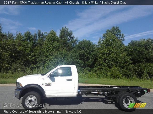 2017 Ram 4500 Tradesman Regular Cab 4x4 Chassis in Bright White