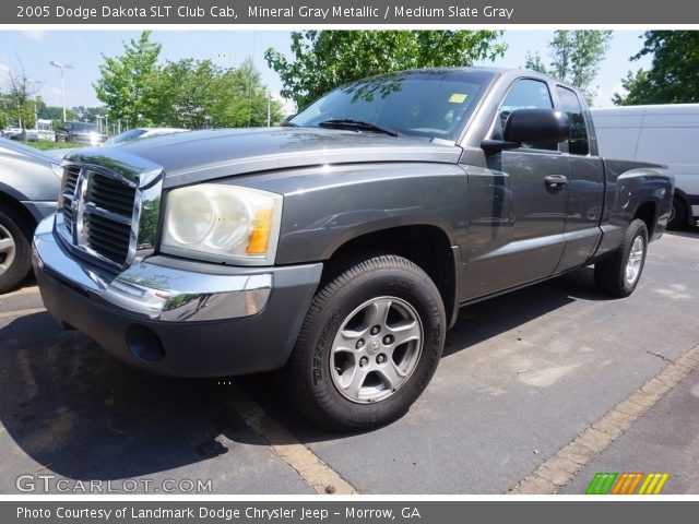 2005 Dodge Dakota SLT Club Cab in Mineral Gray Metallic