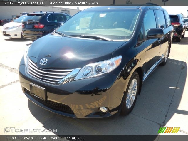 2017 Toyota Sienna XLE in Midnight Black Metallic