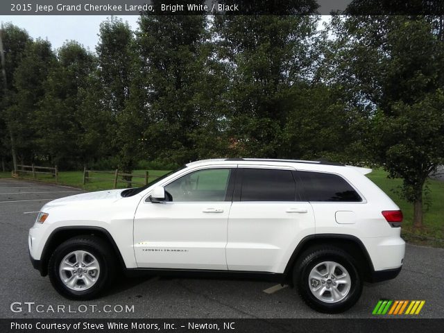 2015 Jeep Grand Cherokee Laredo in Bright White
