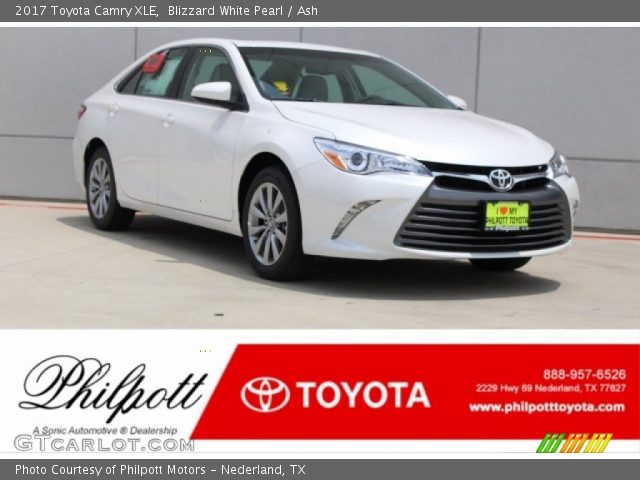 2017 Toyota Camry XLE in Blizzard White Pearl