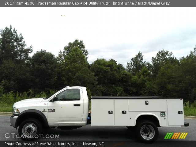 2017 Ram 4500 Tradesman Regular Cab 4x4 Utility Truck in Bright White