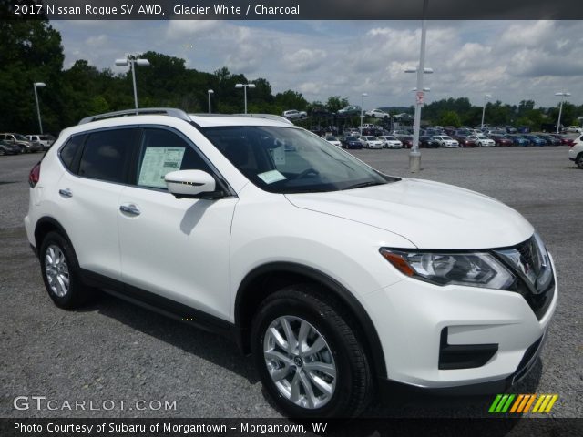 2017 Nissan Rogue SV AWD in Glacier White