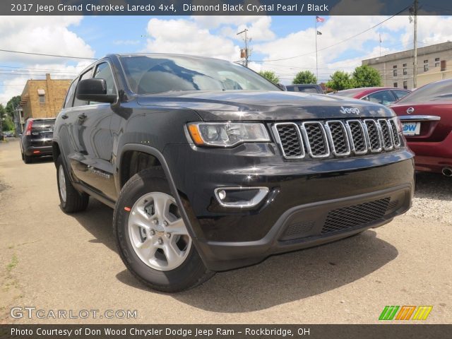 2017 Jeep Grand Cherokee Laredo 4x4 in Diamond Black Crystal Pearl