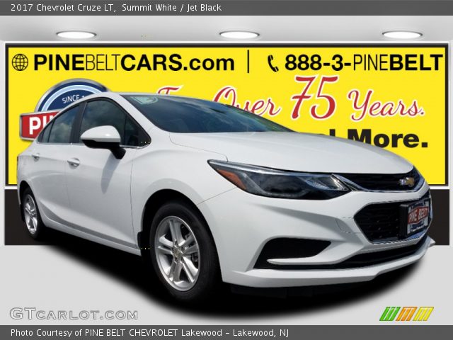 2017 Chevrolet Cruze LT in Summit White