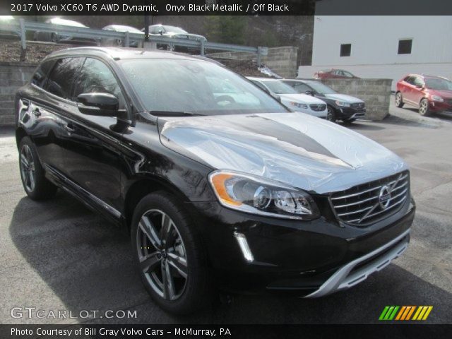 2017 Volvo XC60 T6 AWD Dynamic in Onyx Black Metallic