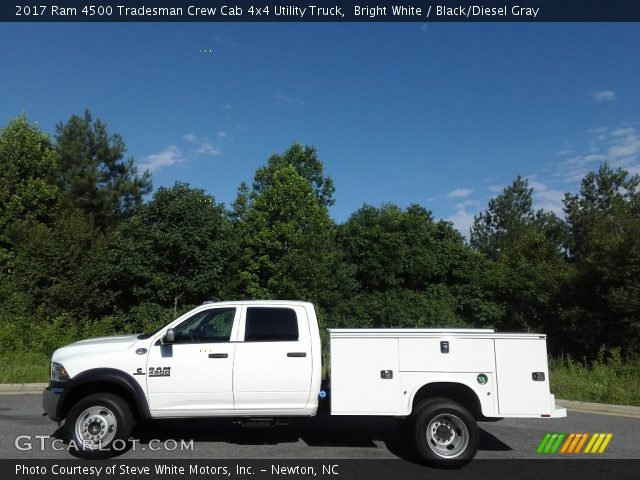 2017 Ram 4500 Tradesman Crew Cab 4x4 Utility Truck in Bright White