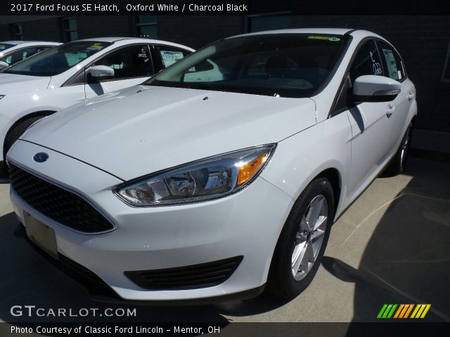 2017 Ford Focus SE Hatch in Oxford White