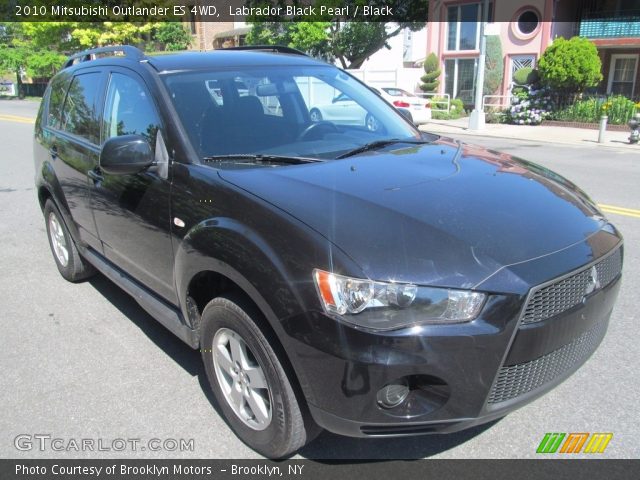 2010 Mitsubishi Outlander ES 4WD in Labrador Black Pearl