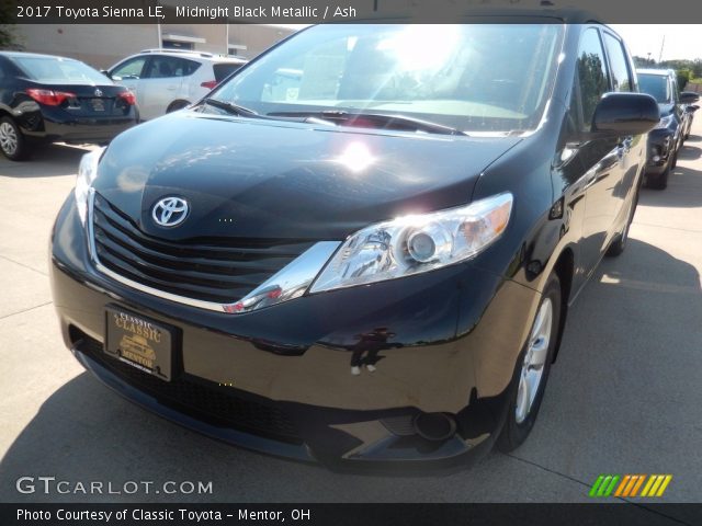 2017 Toyota Sienna LE in Midnight Black Metallic