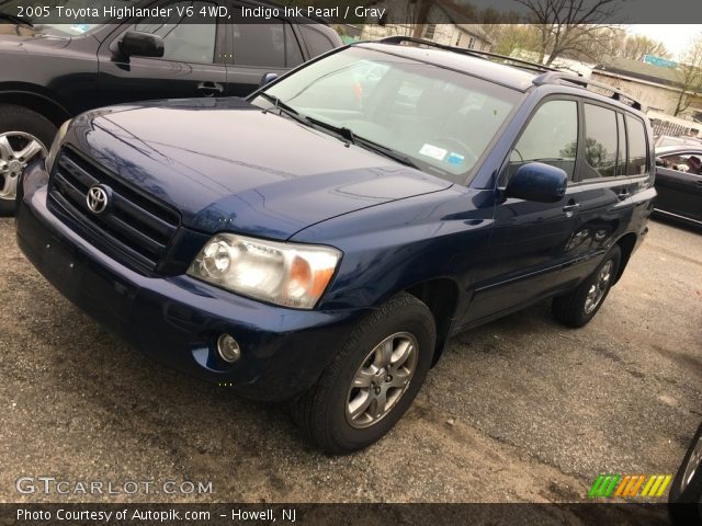 2005 Toyota Highlander V6 4WD in Indigo Ink Pearl