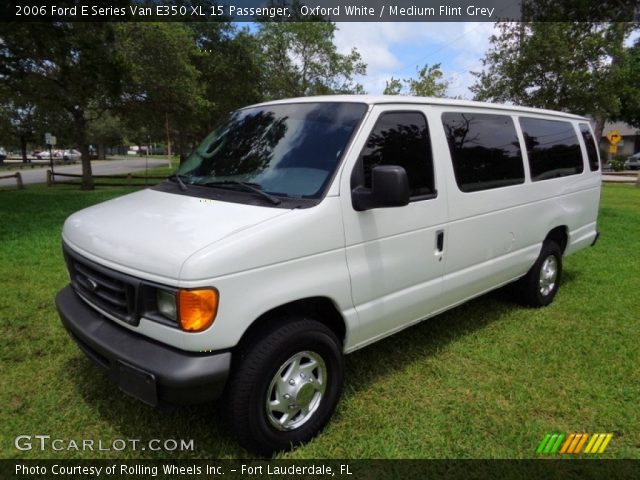 2006 Ford E Series Van E350 XL 15 Passenger in Oxford White