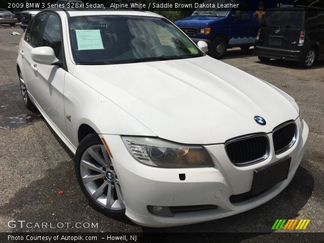 2009 BMW 3 Series 328xi Sedan in Alpine White