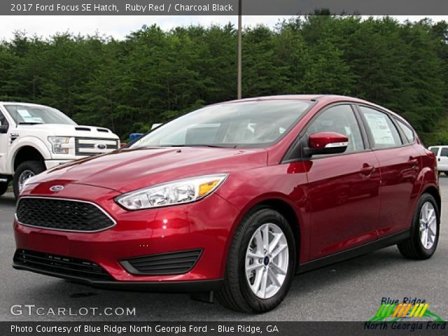 2017 Ford Focus SE Hatch in Ruby Red