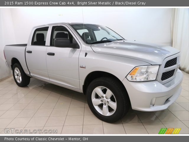 2015 Ram 1500 Express Crew Cab 4x4 in Bright Silver Metallic