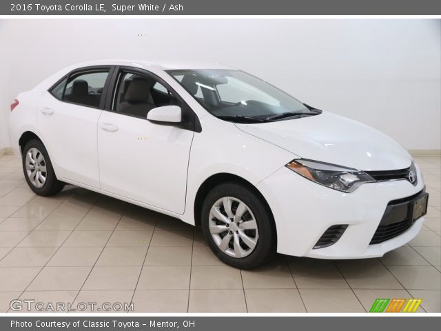 2016 Toyota Corolla LE in Super White