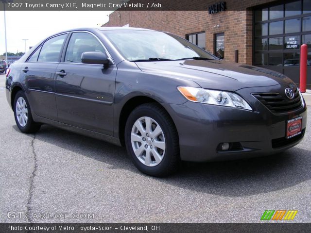 2007 Toyota Camry XLE in Magnetic Gray Metallic