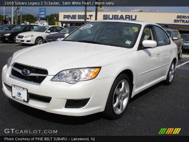 2009 Subaru Legacy 2.5i Sedan in Satin White Pearl