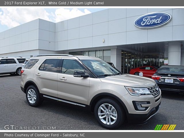 2017 Ford Explorer XLT in White Gold