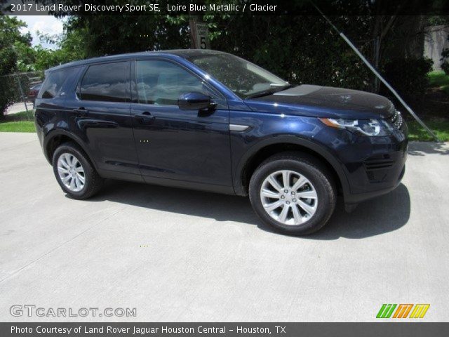 2017 Land Rover Discovery Sport SE in Loire Blue Metallic