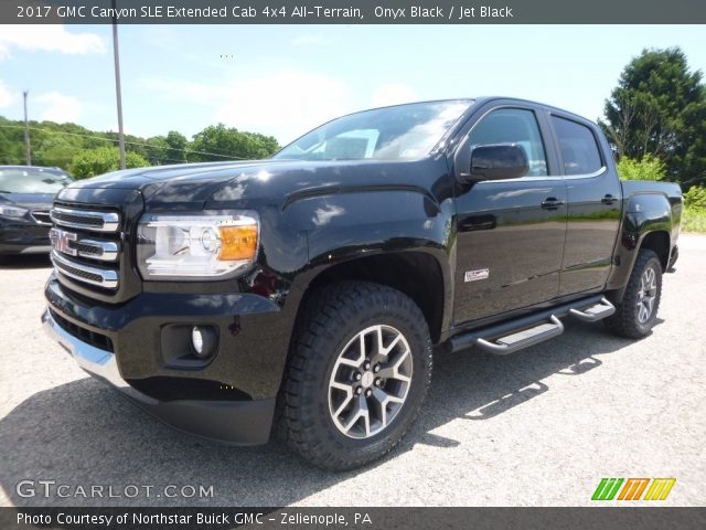 2017 GMC Canyon SLE Extended Cab 4x4 All-Terrain in Onyx Black