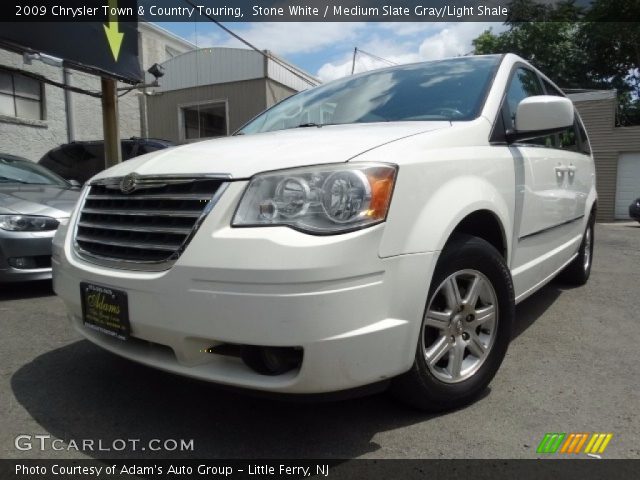 2009 Chrysler Town & Country Touring in Stone White