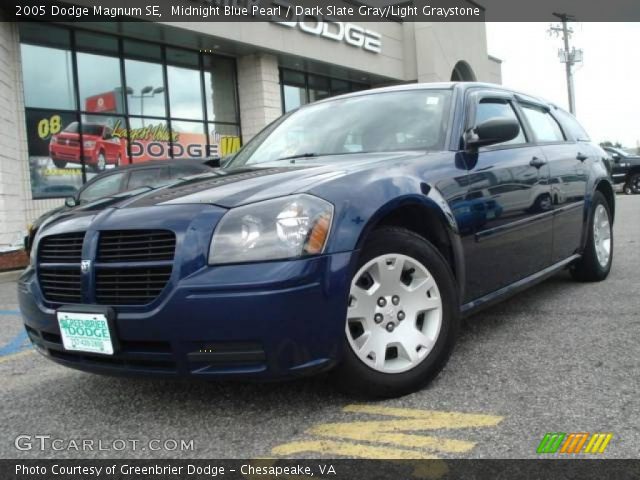 2005 Dodge Magnum SE in Midnight Blue Pearl