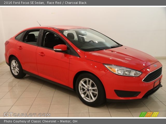 2016 Ford Focus SE Sedan in Race Red