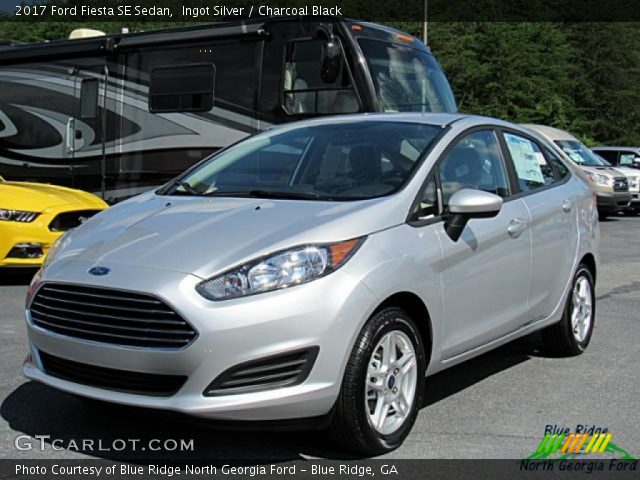 2017 Ford Fiesta SE Sedan in Ingot Silver