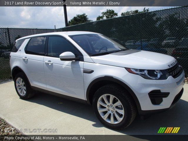 2017 Land Rover Discovery Sport SE in Yulong White Metallic