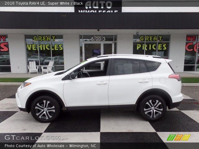 2016 Toyota RAV4 LE in Super White