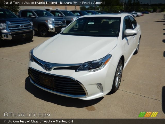 2018 Toyota Avalon Hybrid Limited in Blizzard White Pearl