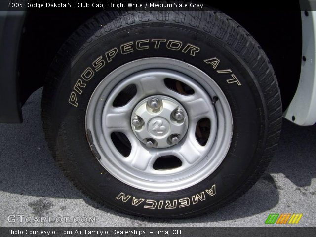 2005 Dodge Dakota ST Club Cab in Bright White