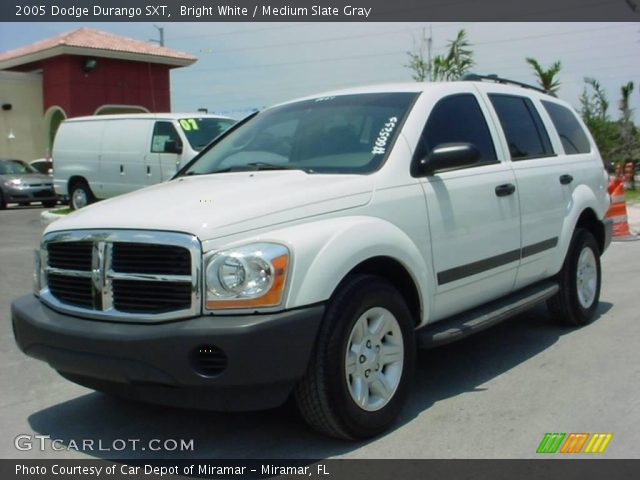 2005 Dodge Durango SXT in Bright White