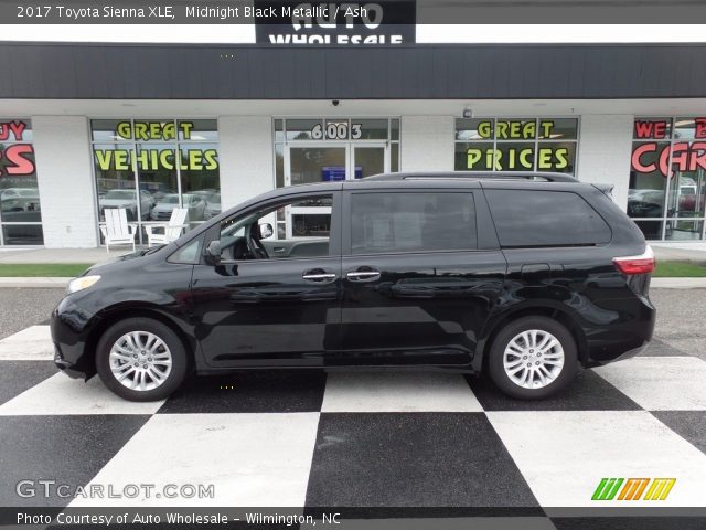 2017 Toyota Sienna XLE in Midnight Black Metallic