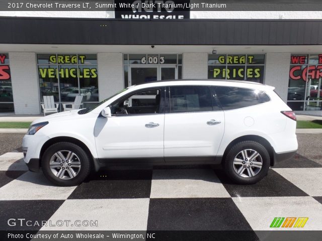 2017 Chevrolet Traverse LT in Summit White