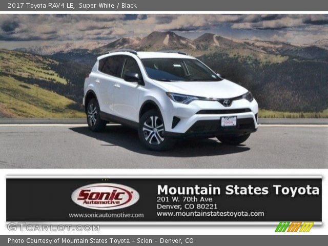 2017 Toyota RAV4 LE in Super White